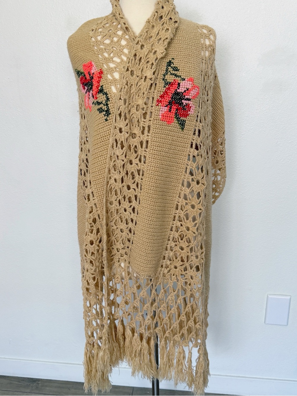 Vintage 1970s Handmade Crochet Floral Fringe Ruana Shawl Wrap One Size